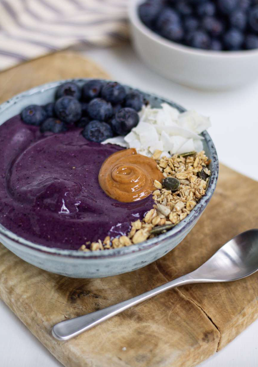 BLAUBEER-MUFFIN-SMOOTHIE-BOWL